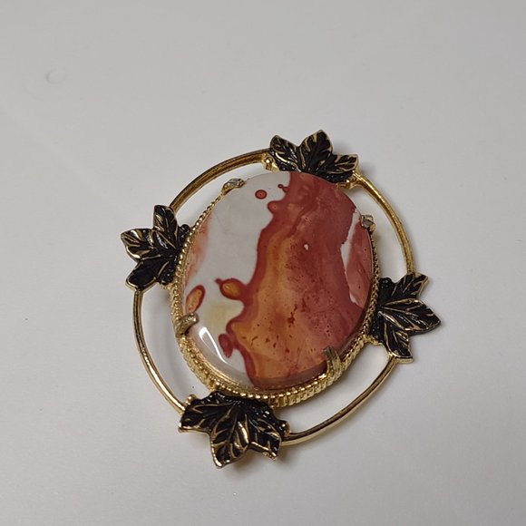 Vintage Oval Shaped Metal And Stone Brooch With Leaves - Picture 3 of 16